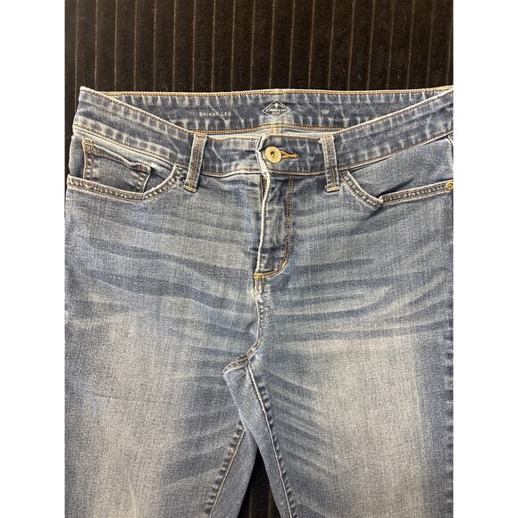 St. Johns Bay Medium Wash Skinny Leg Jeans – Women’s Size 10P Stretch - Picture 3 of 3